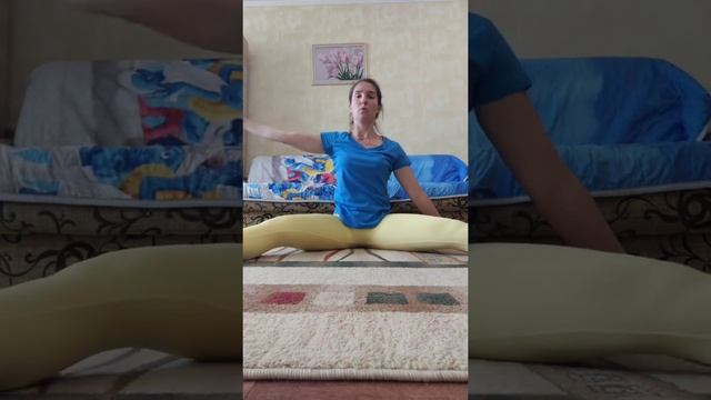 комплекс упражнений подводящий к поперечному шпагату #стретчинг смотреть онлайн