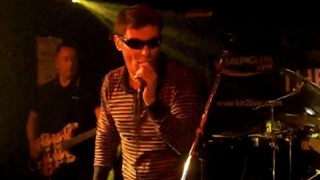 The Purple Hearts - Perfect World смотреть онлайн