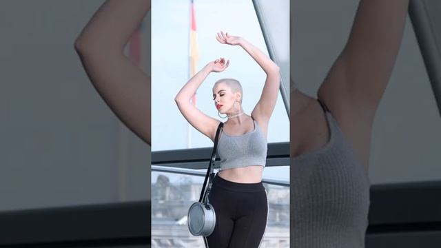 headshave women buzz cut bald Makeover #shorts смотреть онлайн