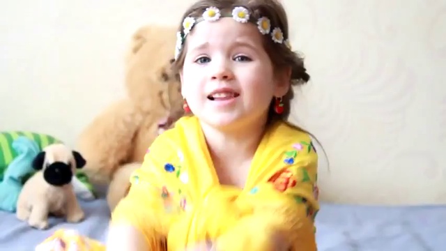 Есть женщины в русских селеньях (читает девочка лет 5) смотреть онлайн