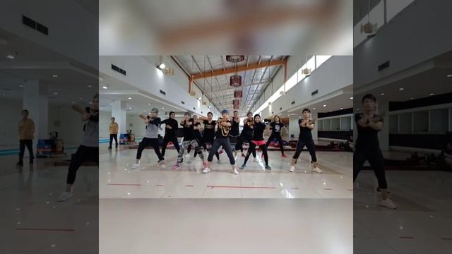Zumba "CULO by Pitbull ft Lil John" Choreo by ZIN™ Ima 78 from Balikpapan смотреть онлайн