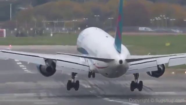 Опасные моменты во время посадки и взлета самолетов при сильном боковом ветре смотреть онлайн