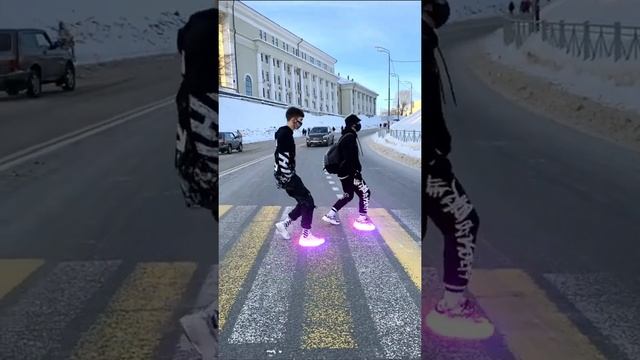 Pascal letoublon Friendships ? MOONWALK NEON MODE Aidar SHUFFLE смотреть онлайн