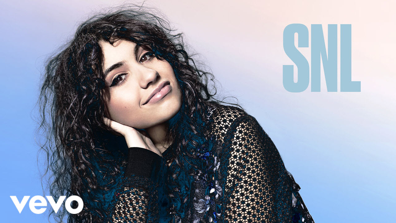 Alessia Cara - 'Scars to Your Beautiful' (Live On SNL) смотреть онлайн