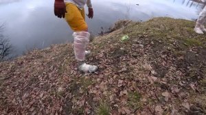 ЛОВЛЮ РАКОВ РУКАМИ В ЛЕДЯНОЙ ВОДЕ