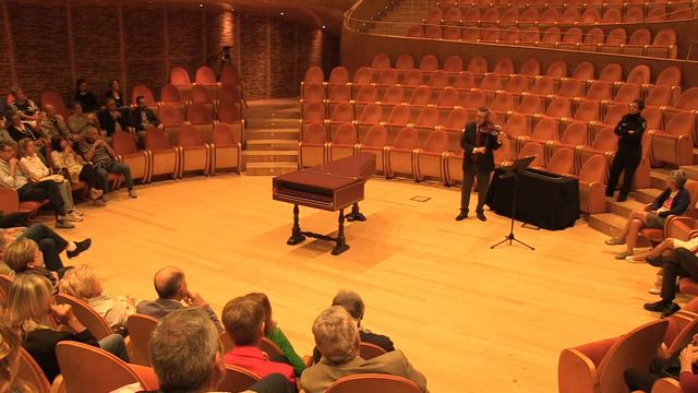 Pablo Saraví plays Bach on Stradivari 1727 " Il Vesubio" смотреть онлайн