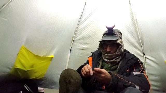 ЛОВЛЯ ЛЕЩА В НОЯБРЕ В УСТЬЕ . НОЧНАЯ ЛОВЛЯ ЛЕЩА . РЫБАЛКА С НОЧЕВКОЙ И ПАЛАТКОЙ . смотреть онлайн