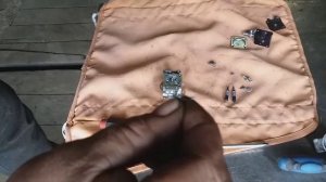 Бензопила заводится и через несколько секунд глохнет