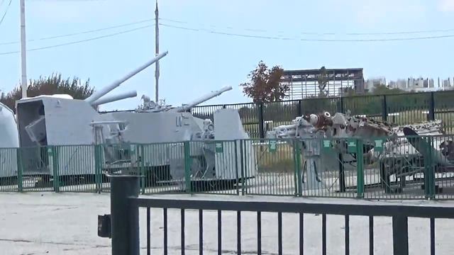 Новороссийск.Военная техника. Возле комплекса Малая земля .... смотреть онлайн
