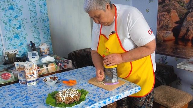 СЕЛЕДКА С ОРЕХАМИ ВКУСНЫЙ РЕЦЕПТ ОТ МАМЫ смотреть онлайн