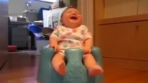 Ребенок на горшке!!! What is so funny