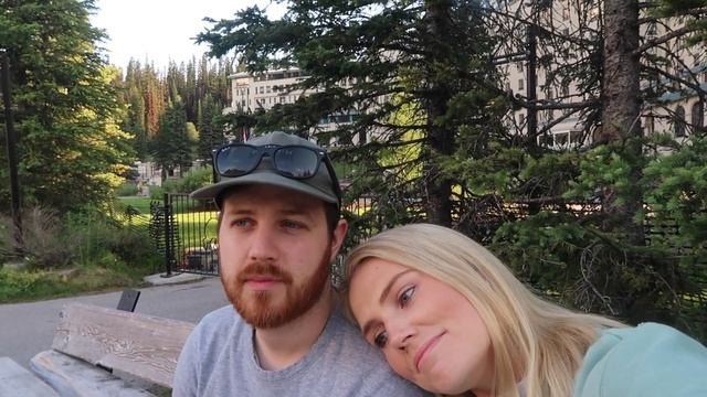 First time visiting Lake Louise & Moraine Lake! | Summer Travel Vlog | Banff National Park, Alberta смотреть онлайн