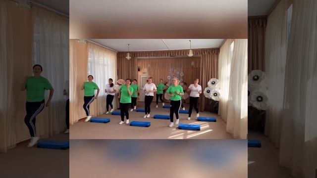 #30ЛЕТВМЕСТЕ и #ESEVR Профсоюзная зарядка в стиле "СТЕП" смотреть онлайн