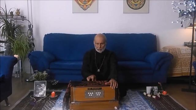 OSHO HOLI SONG : WITH SITAR ALAAP; GURU MANTRAS;IN RAGA PILU смотреть онлайн