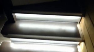 Освещение лестницы светодиодной лентой.