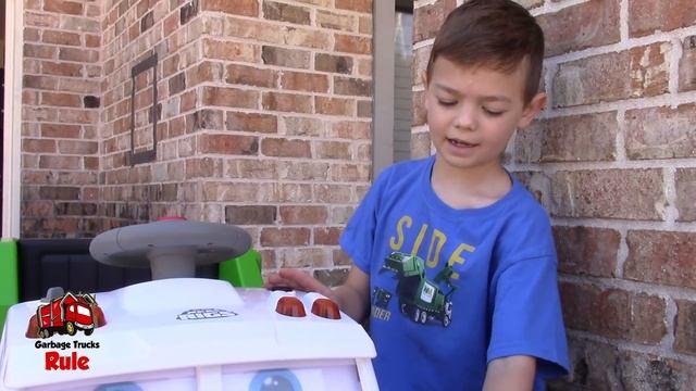 Garbage Truck Videos For Kids l Unboxing Real Rigs Recycling Truck by Kid Trax l Garbage Trucks Rul смотреть онлайн