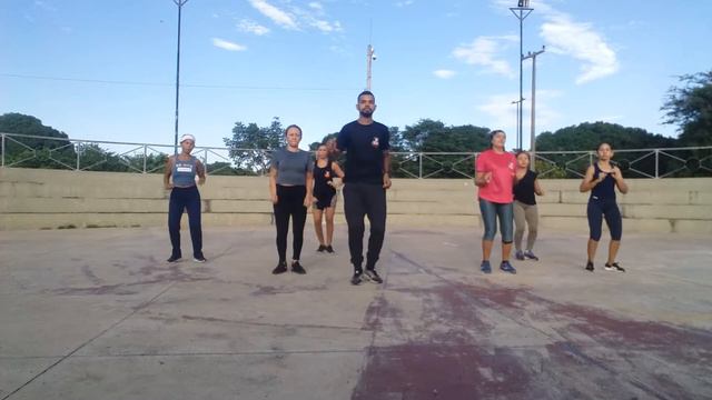 Zumba Lambada Pitbull vs Don Omar смотреть онлайн