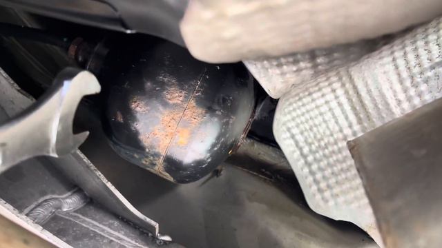 Mercedes S Class W220 Replace Rear Accumulator￼ (abc System )