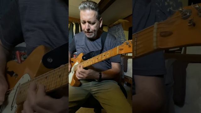 Loop pedal rythym guitar & drum beat with improviso electric lead guitar смотреть онлайн