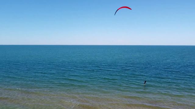 Крым, Генеральские пляжи в мае, кайтинг на гидрофойле смотреть онлайн