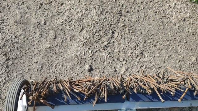 Что делать ,если сосед кидает гвозди на дорогу?