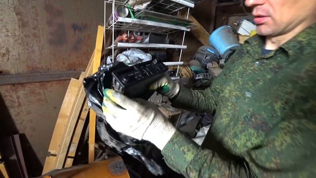 БРОСИЛ ГАРАЖ СО ВСЕМИ ВЕЩАМИ, ВСКРЫВАЕМ ГАРАЖ ДОЛЖНИКА, СОРВАЛИ КУШ! смотреть онлайн