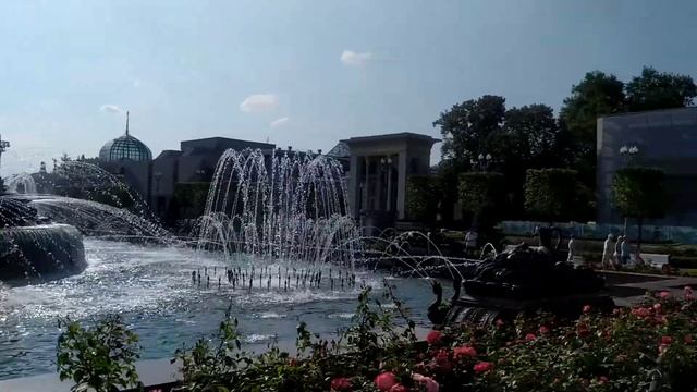 ВДНХ. Фонтан каменный цветок,после реставрации. Россия, город Москва / VDNH .  Fountain Stone Flowe