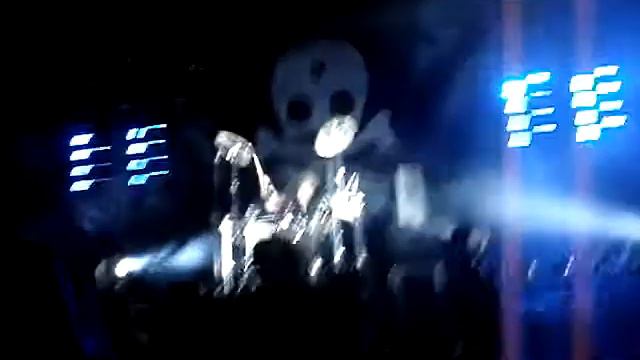 Bradie Webb Drum Solo Live Townsville.mpg смотреть онлайн