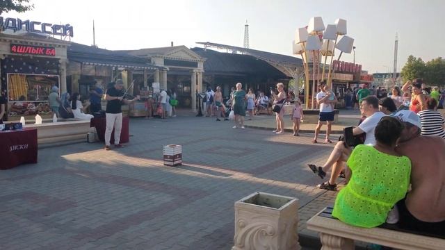 Отдых в Архипо-Осиповке. Отзыв. Вечерняя прогулка по набережной. Скрипка смотреть онлайн