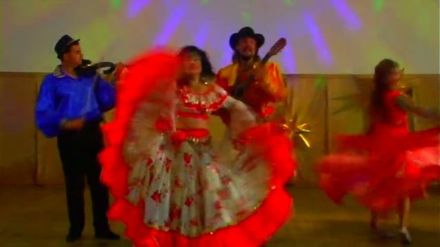 "Раскину карты" Шуточная цыганская песня | "Put up the cards" Fun Gypsy Song смотреть онлайн