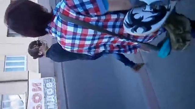 Как выгуливать эмо боя D смотреть онлайн