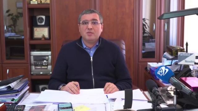 Ренато Усатый продает свой "Роллс Ройс" и направляет деньги на доплаты врачам Бельц смотреть онлайн