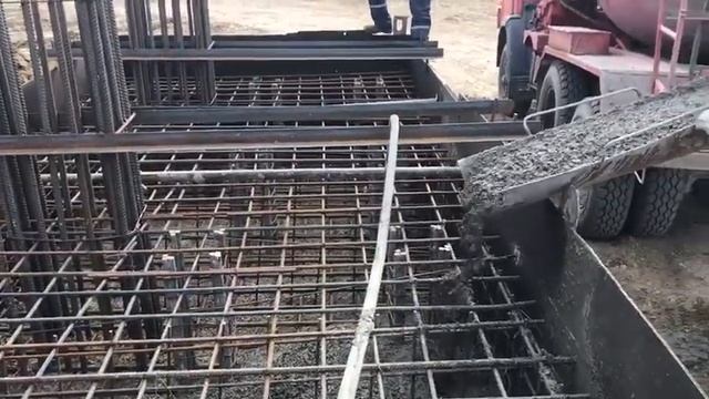 Устройство монолитного железобетонного ростверка, фундамент под опору №1, мост Ащисай. ПК 286. смотреть онлайн