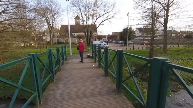 France *Promenade avec Roza* ПРОГУЛКА с Розой! Франция 2017. Руасси-ан-Бри смотреть онлайн