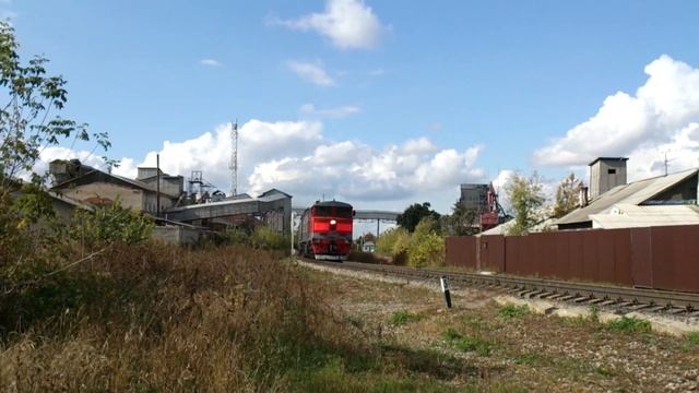 Тепловозы 2ТЭ10У - 0385 ТЧЭ - 3 Пенза (-III) и 2ТЭ10У - 0300 ТЧЭ - 3 Пенза (-III) смотреть онлайн