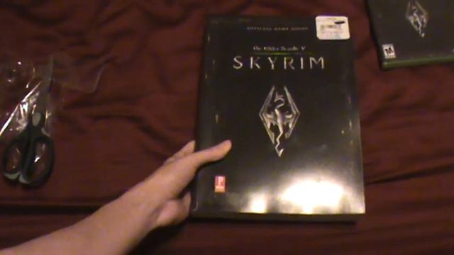 The Elder Scrolls V: Skyrim Midnight Release Unboxing + Strategy Guide смотреть онлайн