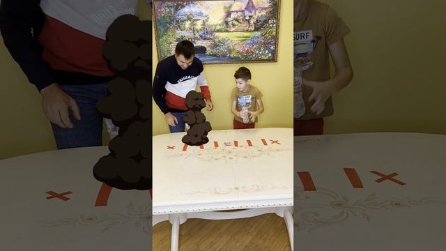 Поставь Бутылку - Забери Деньги Челлендж. Сын Против Отца #shorts смотреть онлайн