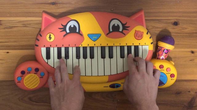 Chipi Chipi Chapa Chapa but played on Cat Piano смотреть онлайн
