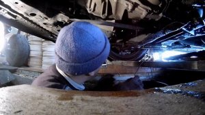 меняем масло в toyota auris 2008