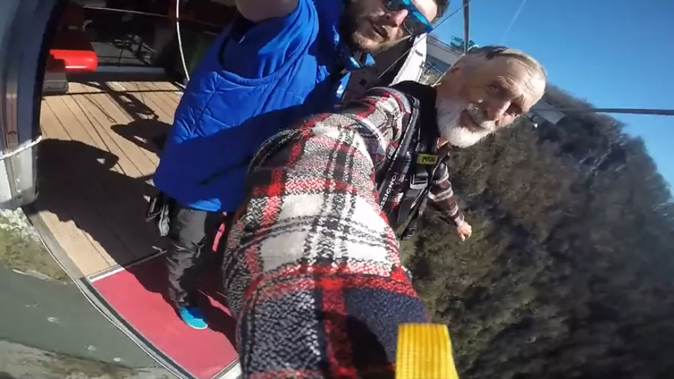 75-летний новосибирец прыгнул с моста СкайБридж смотреть онлайн