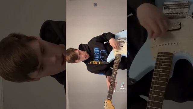 Kurt Cobain Jagstang+fender champion 40🎸 смотреть онлайн