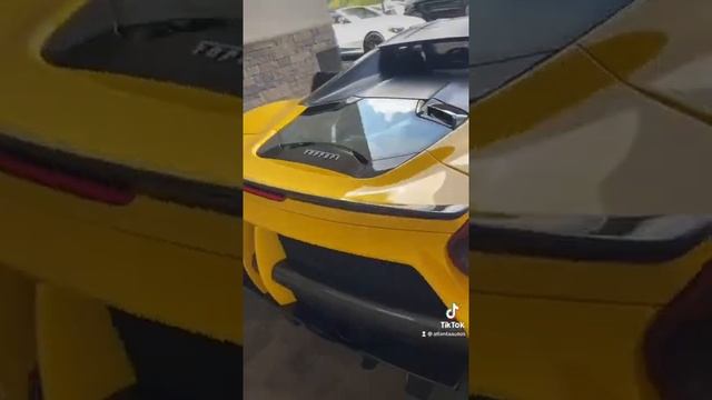Ferrari 488 Spider смотреть онлайн