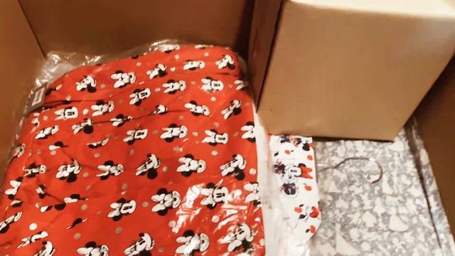 Распаковка посылки Disney смотреть онлайн