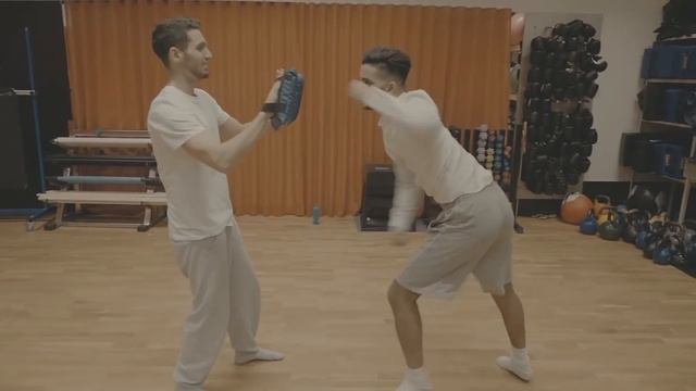 Suleyman testar Karate смотреть онлайн