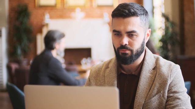 Как красивые женщины выбирают мужчин? смотреть онлайн