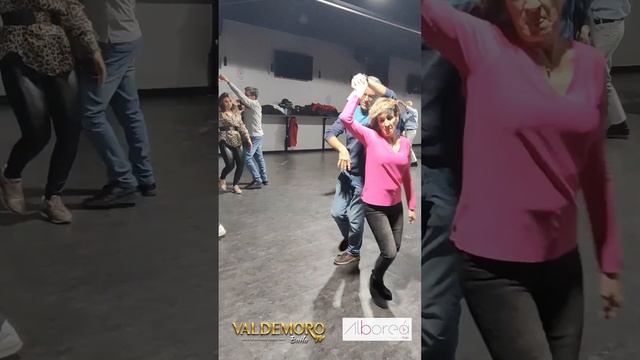 ?CLASE DE SALSA EN VALDEMORO - ?NIVEL BÁSICO PARA PRINCIPIANTES смотреть онлайн