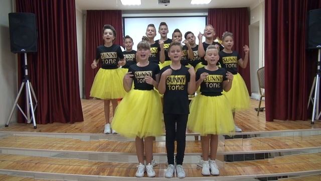 Вокально-эстрадный ансамбль «Sunny tone». г.Ялта Сл. и Муз. И.Крутого «Нарисуй этот мир» смотреть онлайн