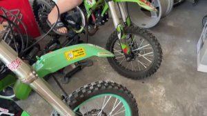 24 ЧАСА В ГАРАЖЕ. ГДЕ СПАТЬ? КАК КУШАТЬ? БРОС ШОУ