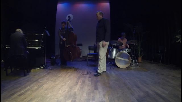 DeJazz - I fall in Love too easily смотреть онлайн