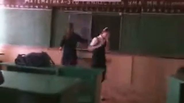 Приколы В Школе #1 ( Вот что мы делаем на Перемене!!!) смотреть онлайн